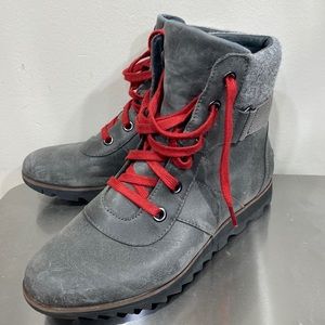 Sorel Harlow Conquest Gray Lace Up Bootie